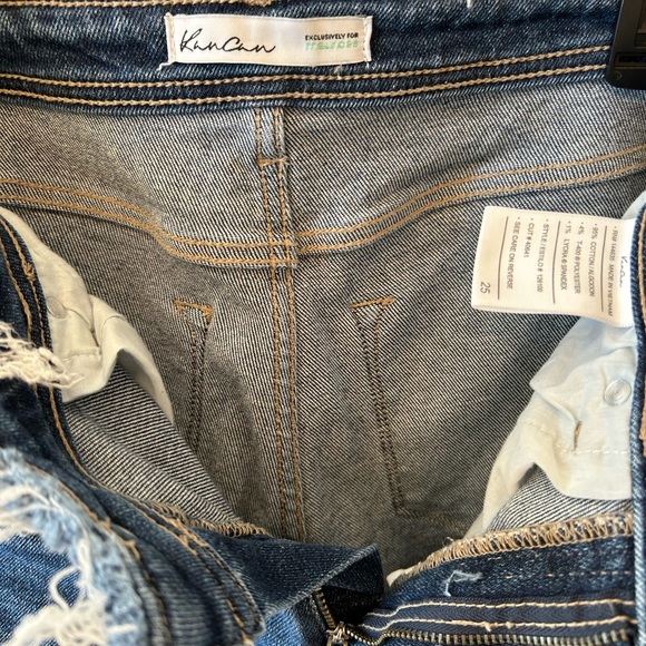 Distressed Blue Jeans - Picture 3 of 4